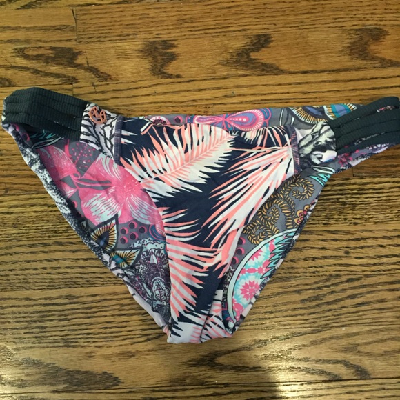 Maaji reversible bikini - Picture 3 of 6